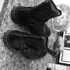 Frye boots. 11.5. Worn twice. John addison